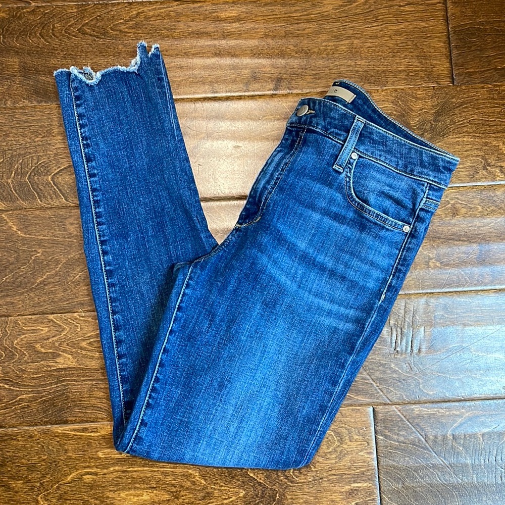 Womens Joes Jeans with frayed hem. W 30
